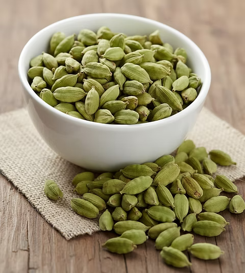 Premium Indian Cardamom – The Queen of Spices with Pure Aroma and Flavor
