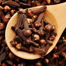 Premium Cloves (لونگ) – Aromatic Spice for Cooking & Wellness